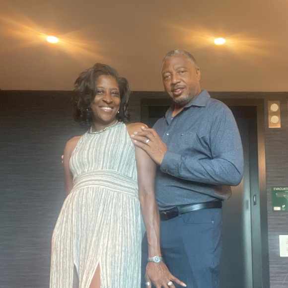 1-99 Classy Holiday Outfits $5 Starts - Picture 9 of 17